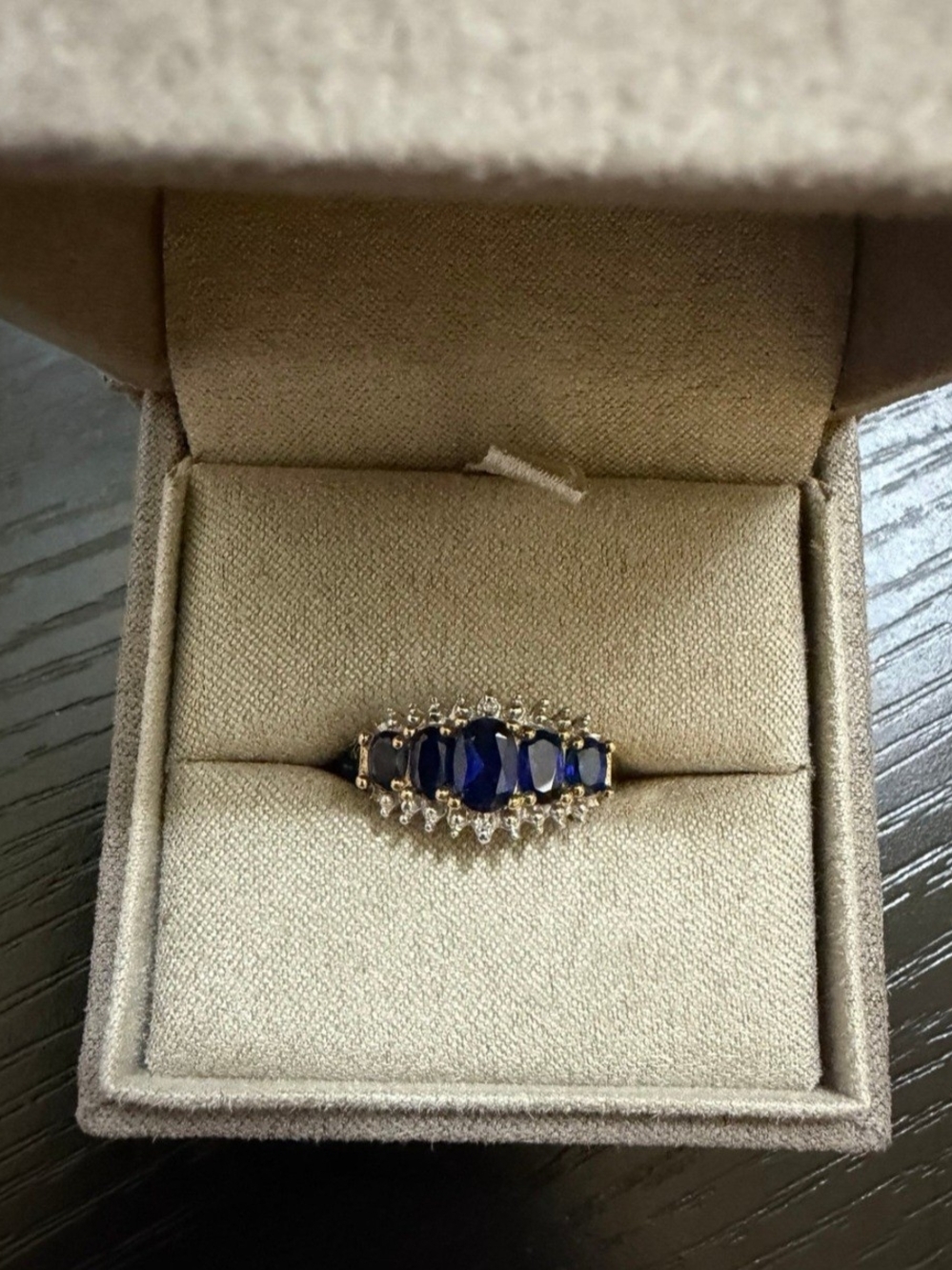 Geniune Sapphire And Diamond Ring 10k